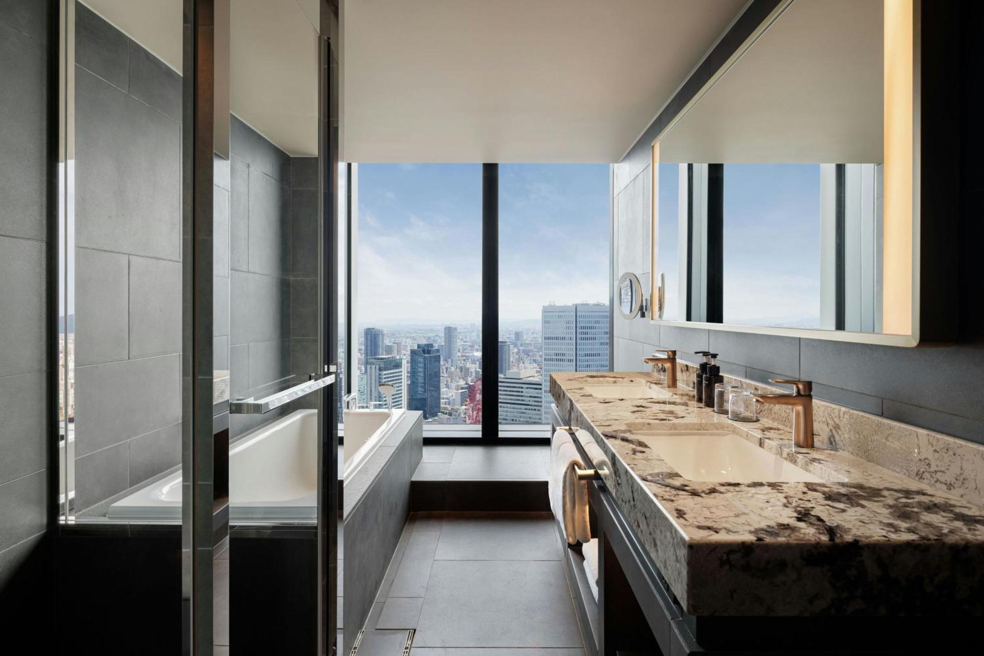 The Osaka Station Hotel, Autograph Collection Экстерьер фото