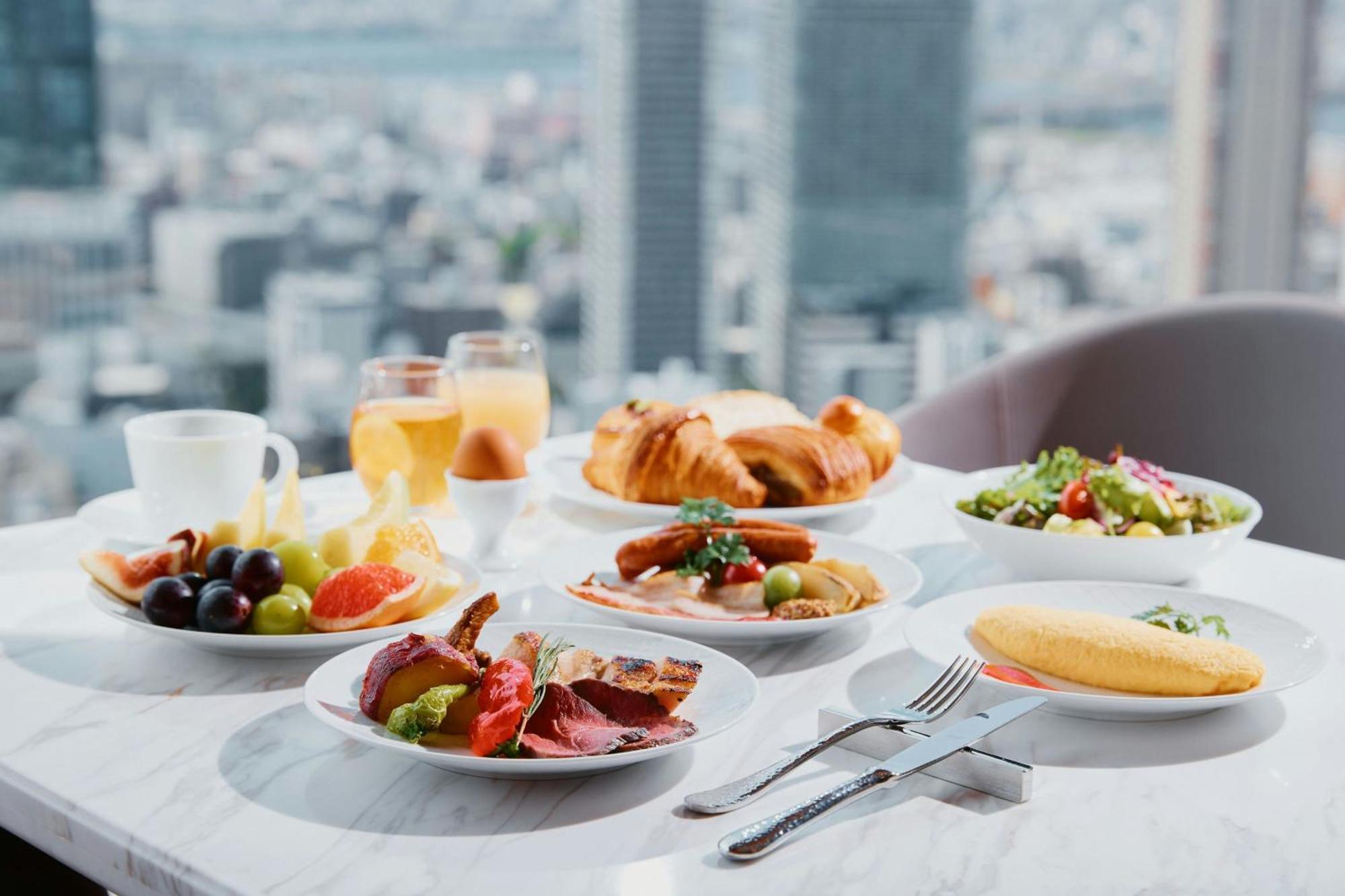 The Osaka Station Hotel, Autograph Collection Экстерьер фото